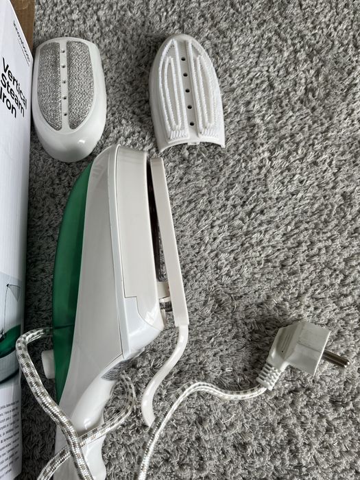 Ferro a vapor vertical- Innova Goods