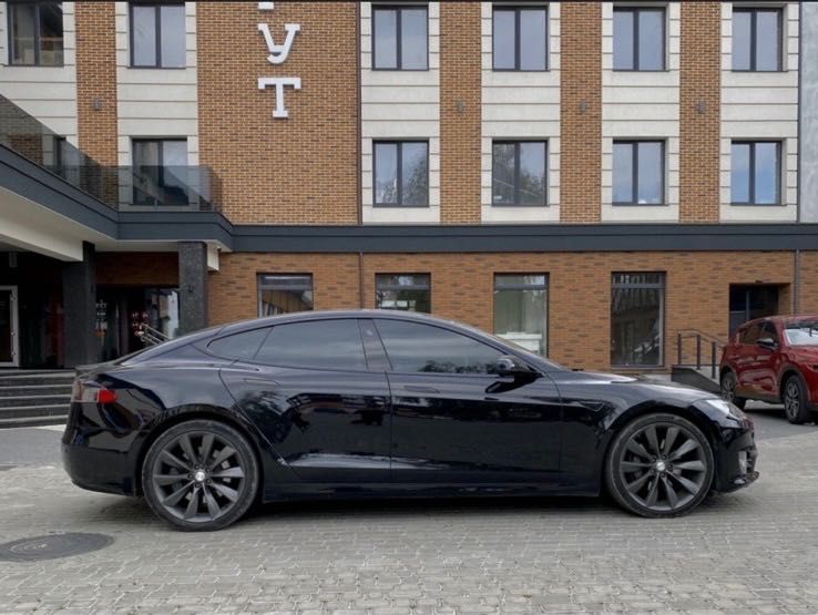 Аренда Tesla Model S