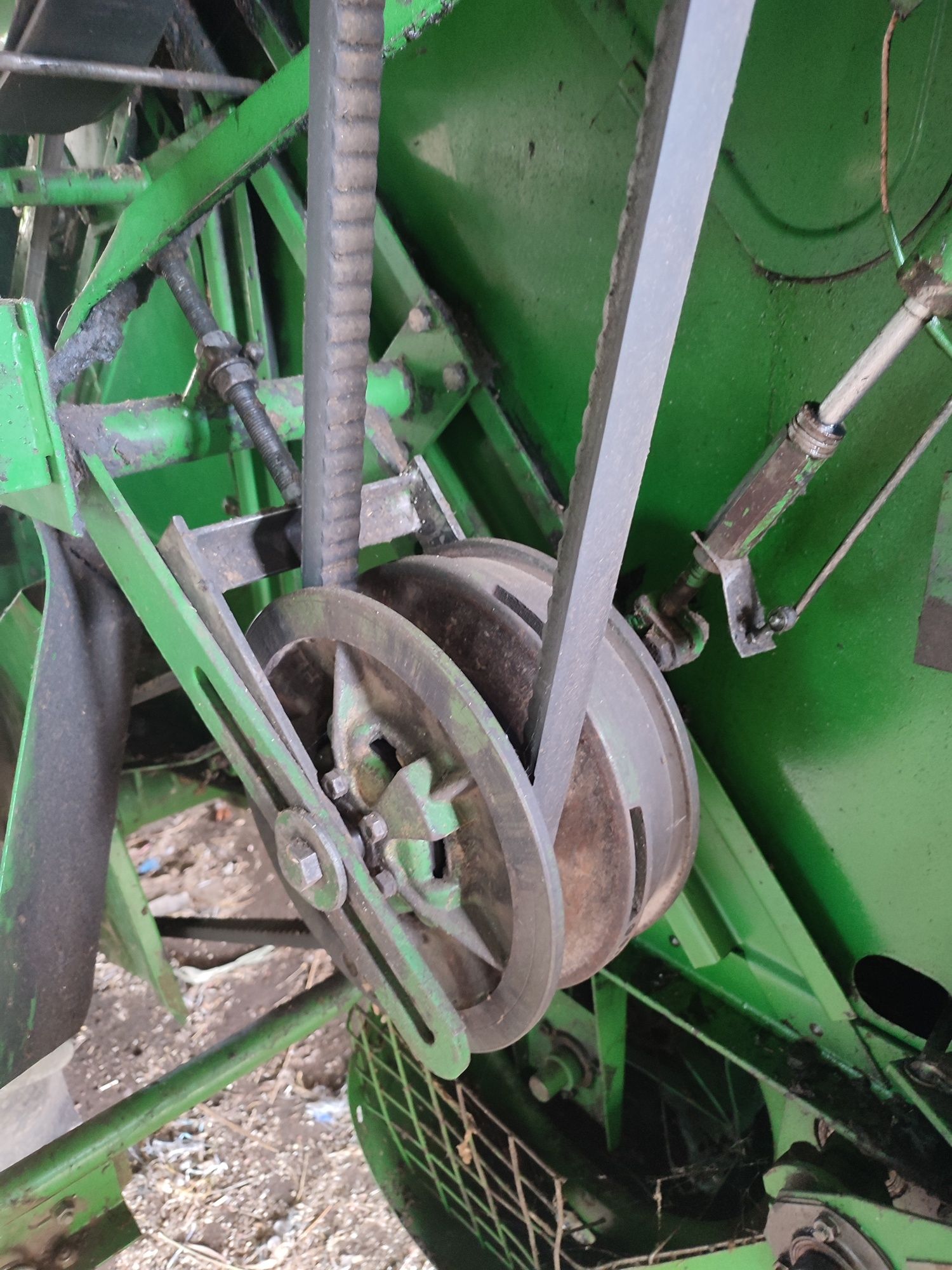 John Deere 1032 комбайн зернозбиральний джон дір