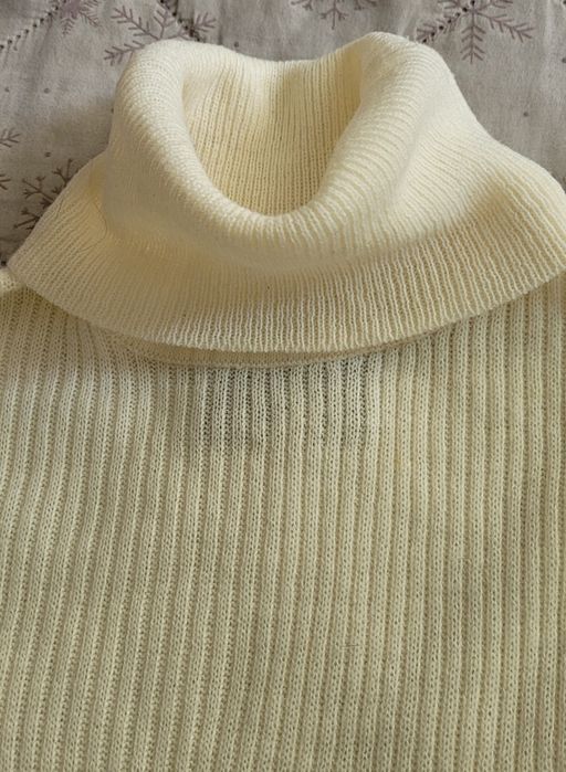 cienki sweter w kolorze cytryny