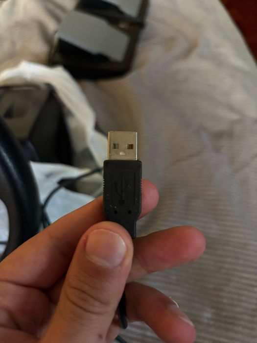 Volante Logitech c Pedais