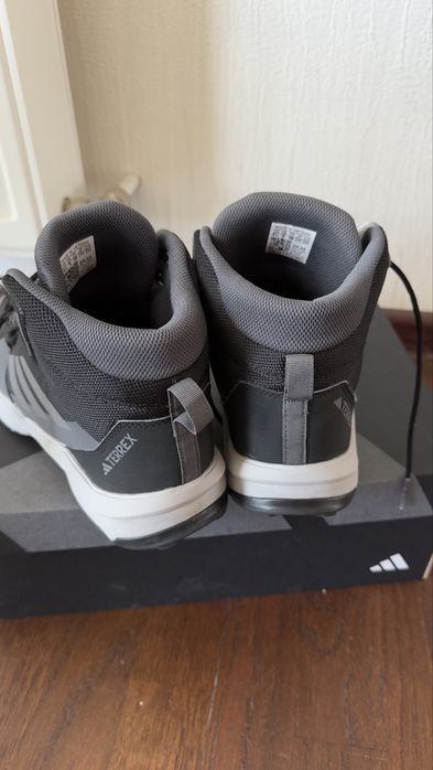 Зимние ботинки на мальчика адидас террекс