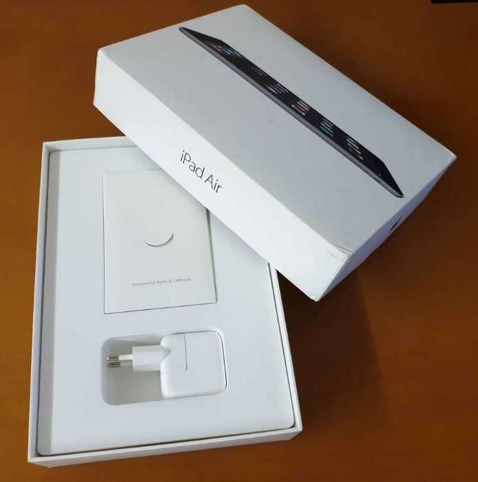 Caixa / Estojo para iPad Air 32 GB com Acessórios