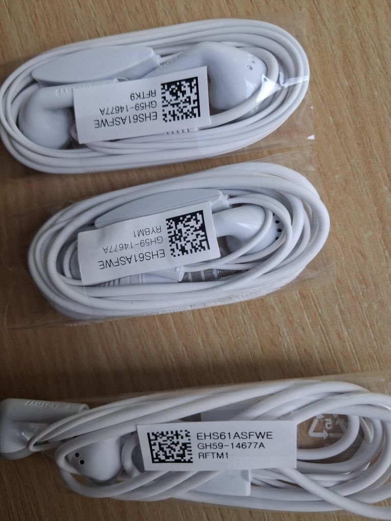 Oryg. słuchawki Samsung.  Nowe.