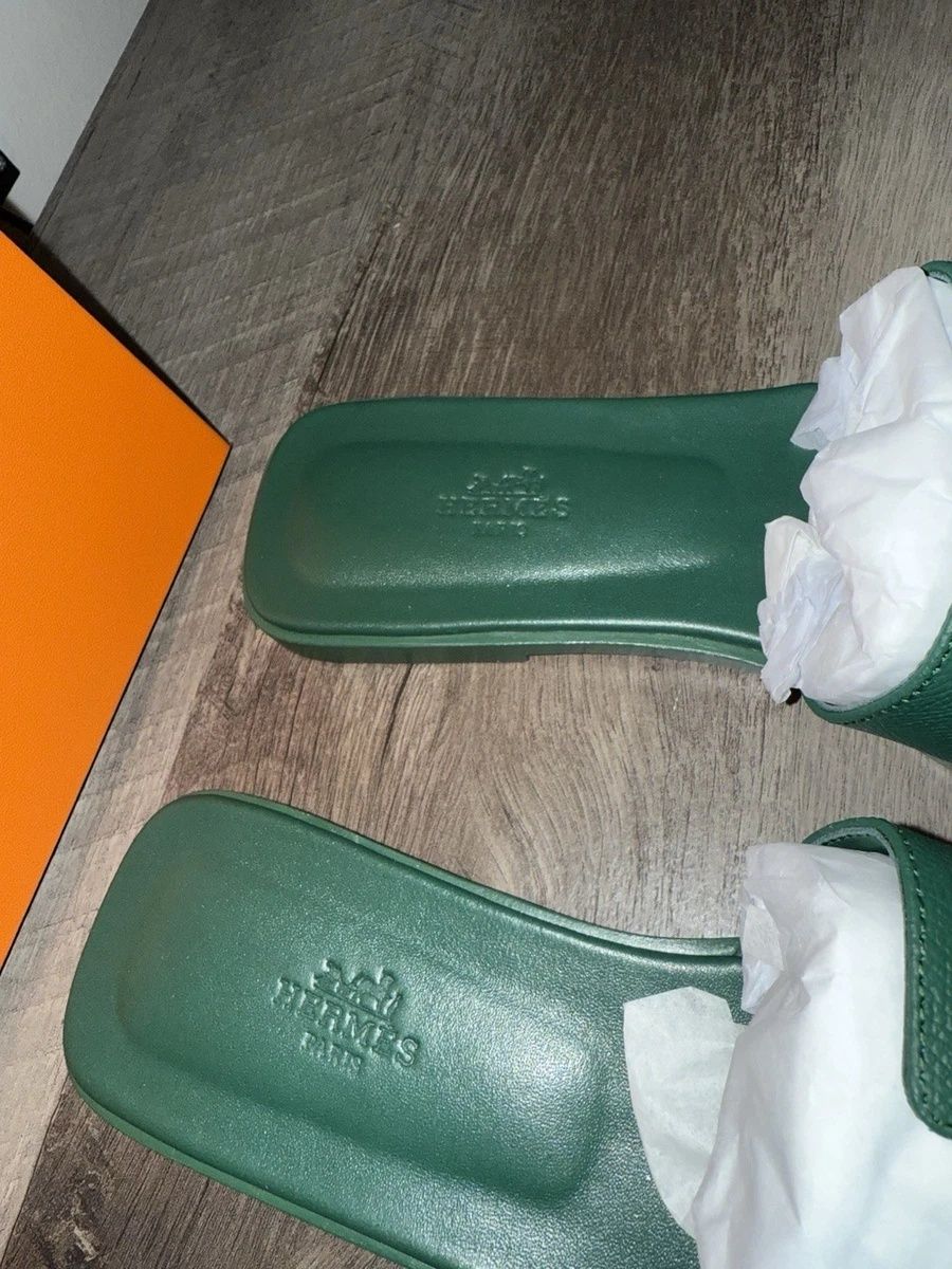 Sandálias verdes Hermès tamanho 43 UE 12 EUA em pele de bezerro laranj