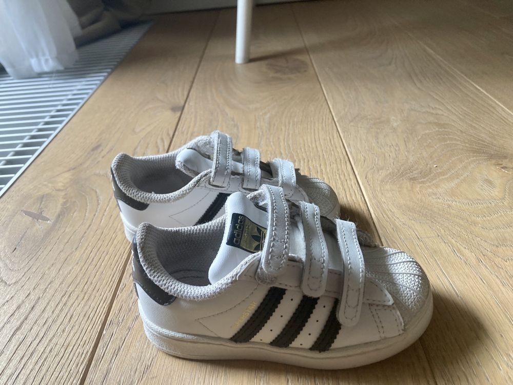 Buty adidas superstar dla dziecka / 23,5