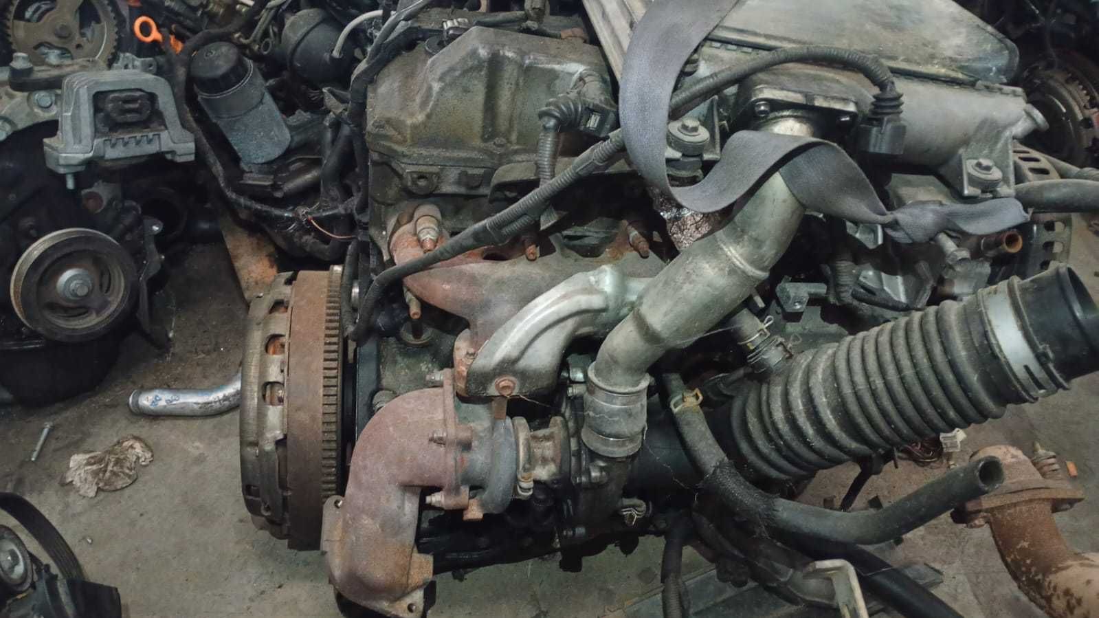 Motor Toyota Hiace de 2005 2.5 D4d ref 2KD