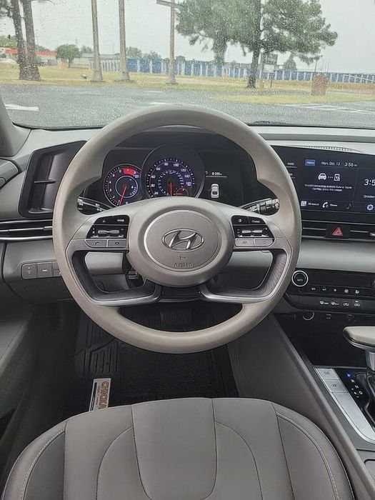 Hyundai Elantra SEL      2021