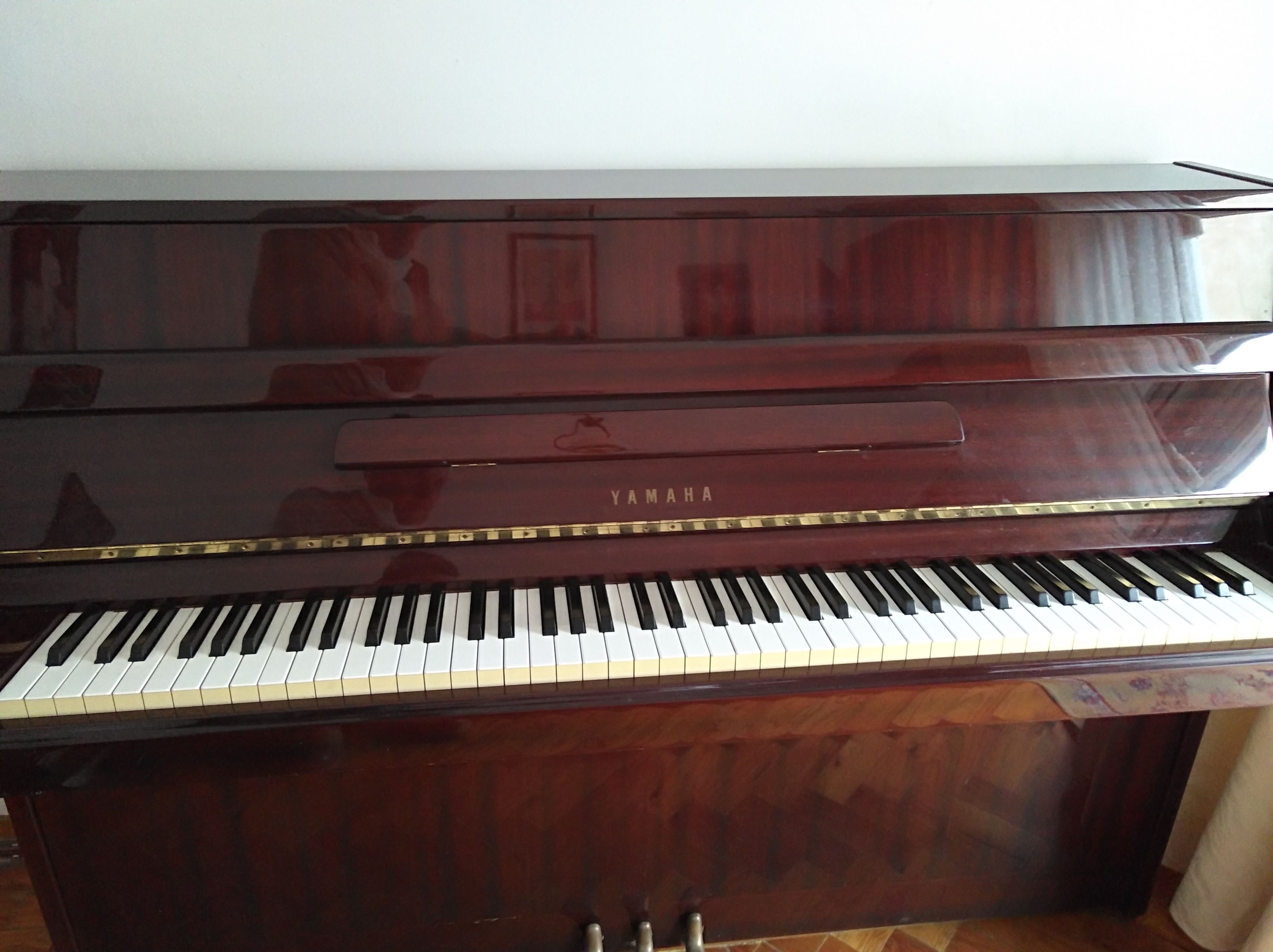 Piano de Estudo Yamaha B1 - Excelente