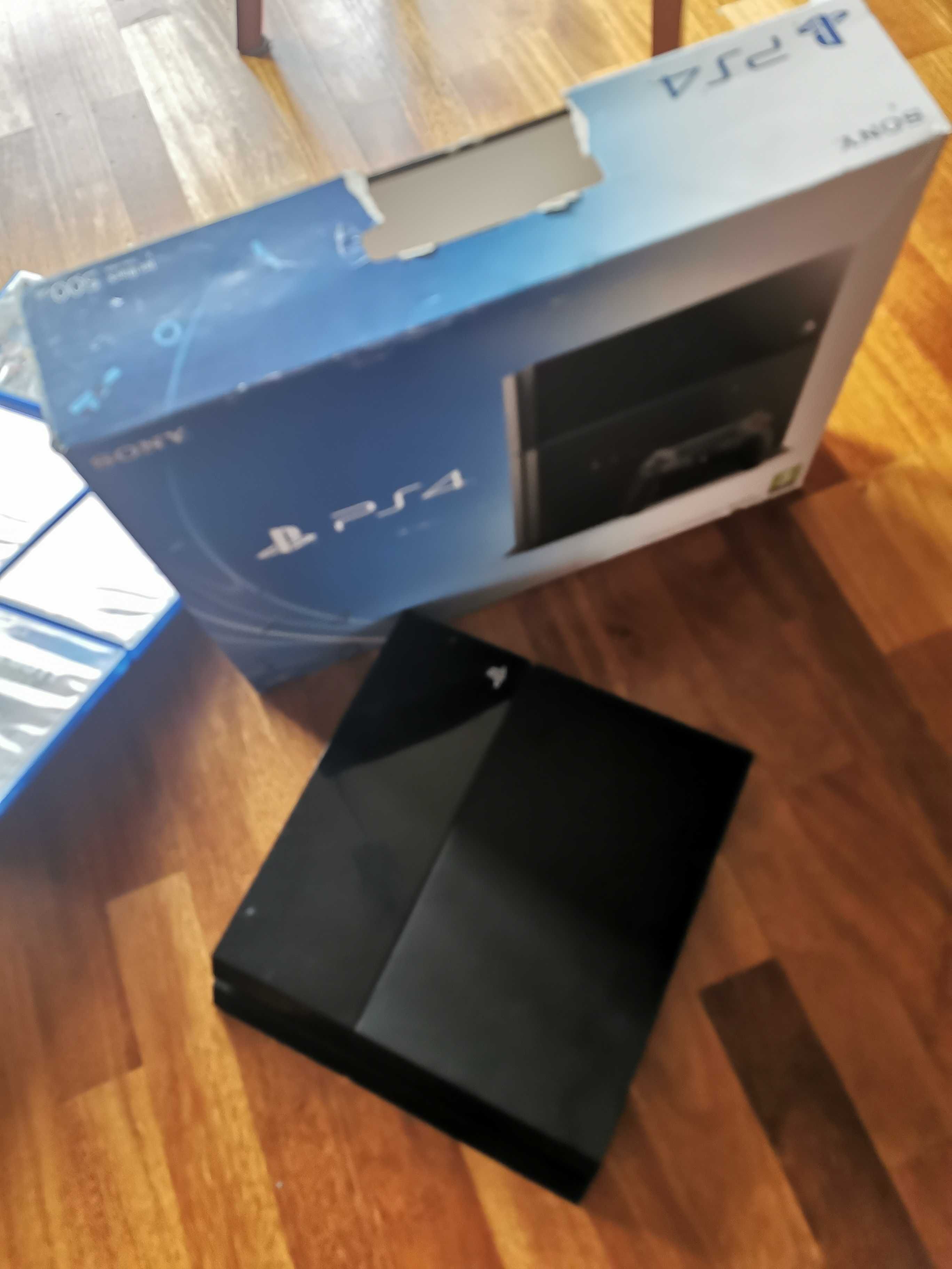 Konsola PS4 plus gry