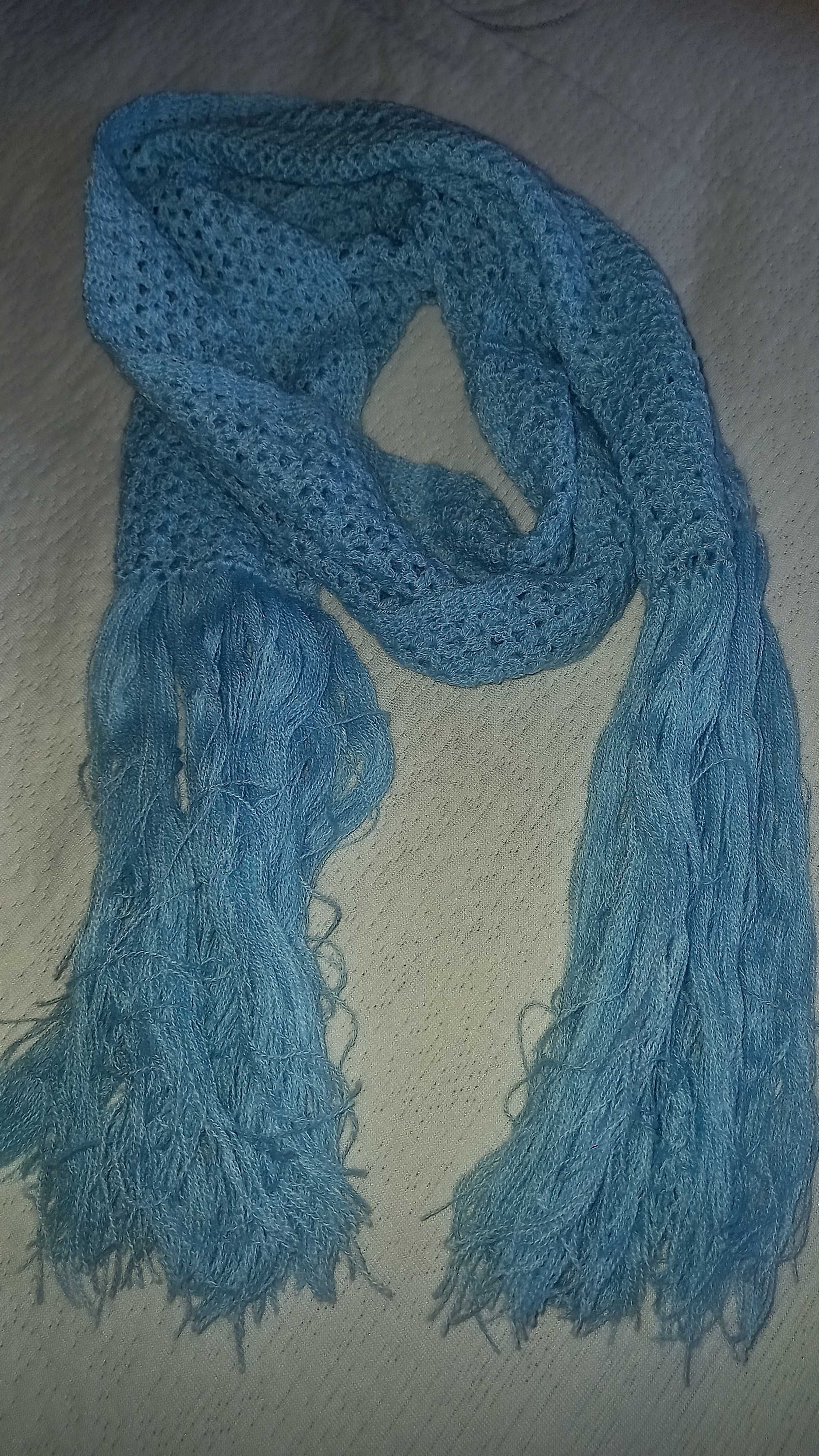 Cachecol de criança, em malha, azul claro - Artesanal