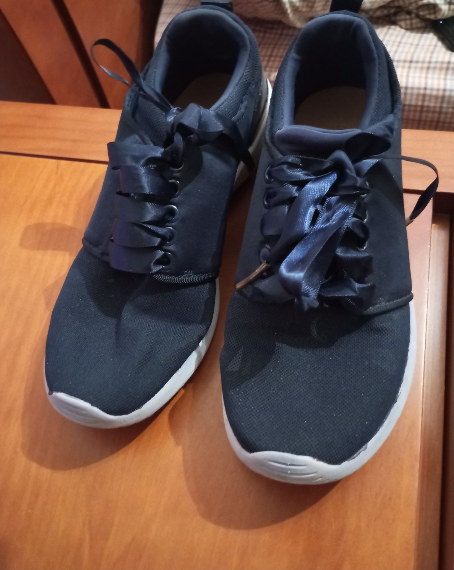 Sapatilhas de tom azul Stradivarius