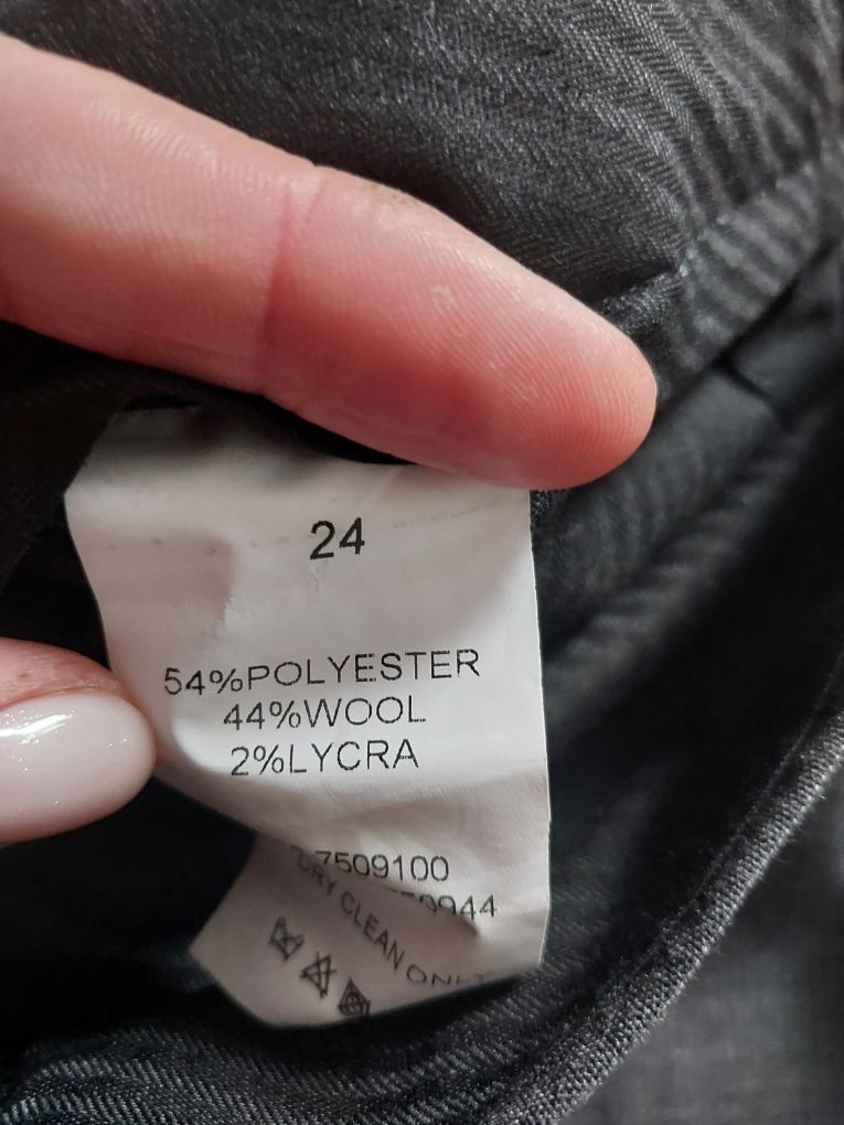 Szare spodnie damskie wełniane