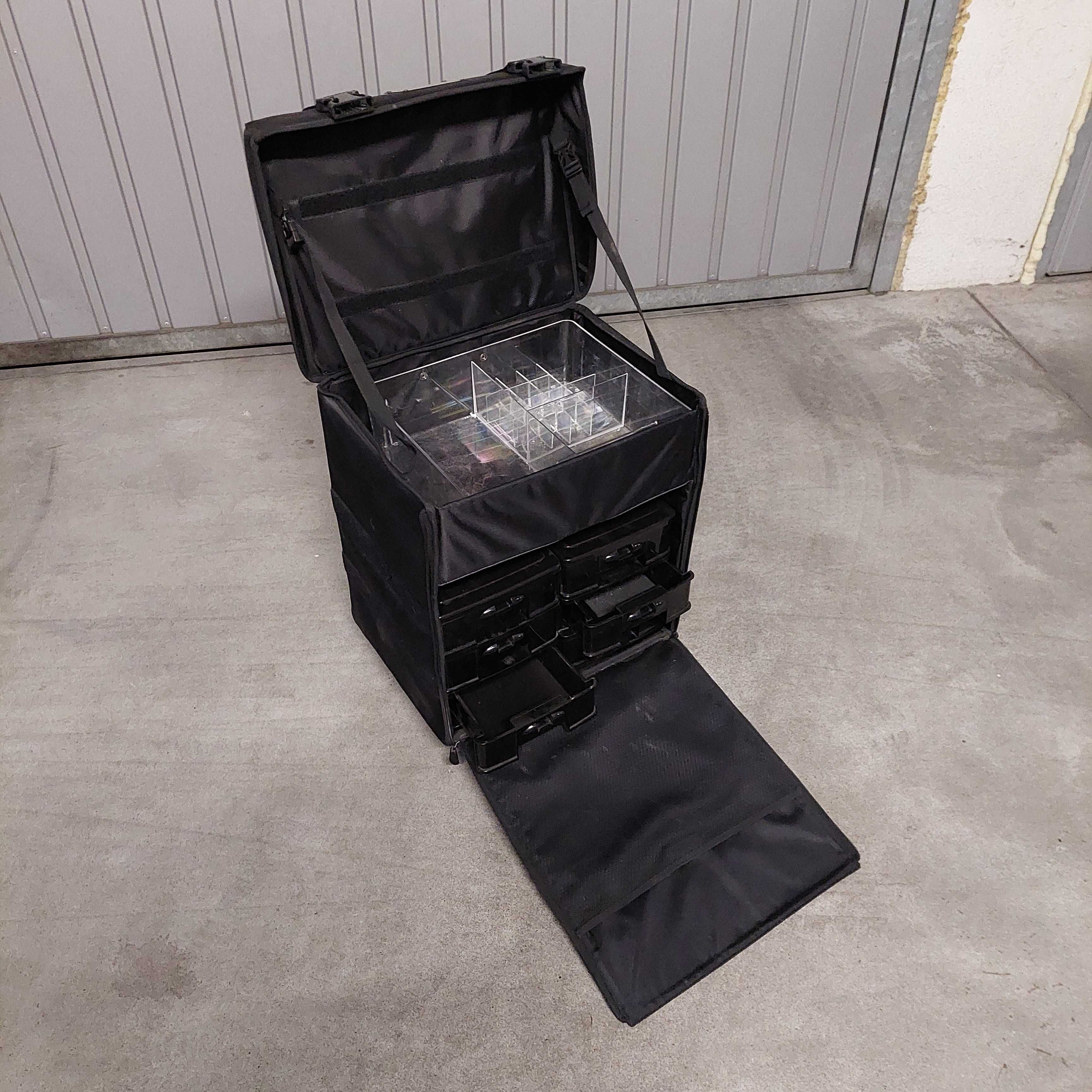 INGLOT kufer kosmetyczny na kółkach