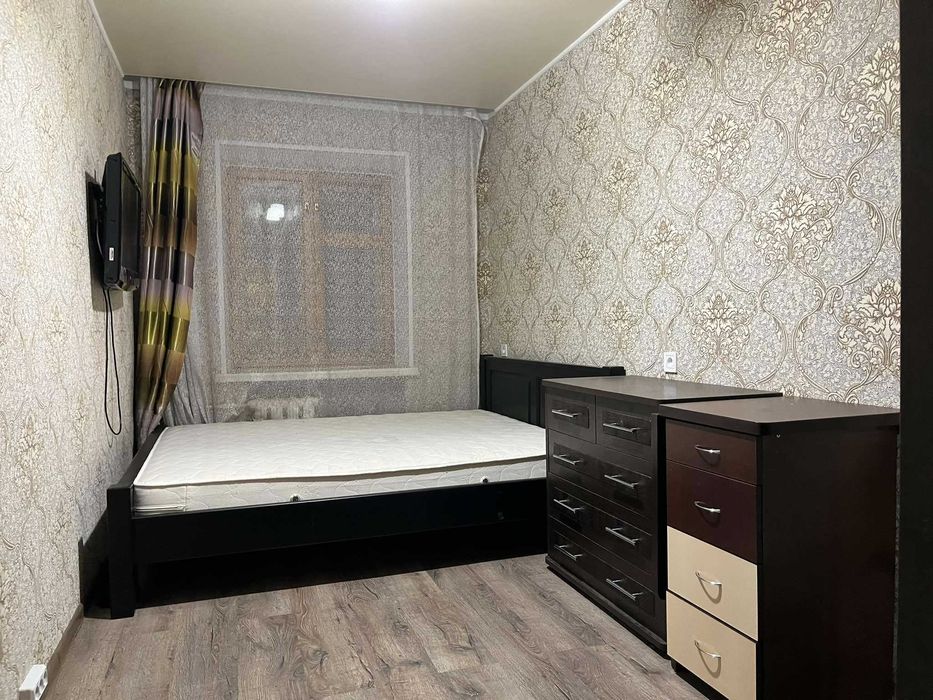 Продам 3 кім. з ремонтом по вул. М.Гончарівська, 1