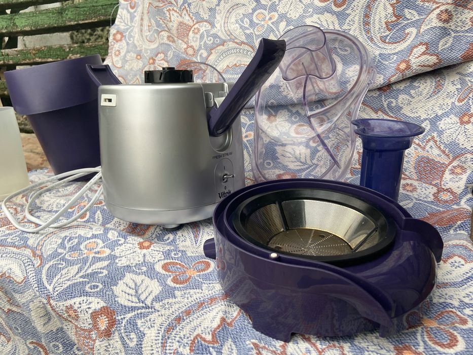 Соковыжималка НОВАЯ Vitek-1610