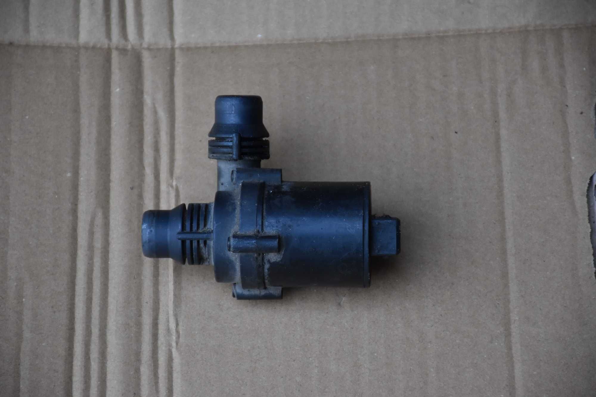 Pompa wody dodatkowa obiegowa BMW E39 E46 X5 E53 M54 2.2 2.5 3.0