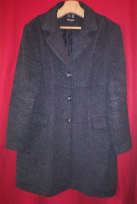 Casaco Vermelho Síntesis (ElCorteInglês)ou casaco Cinza para o inverno