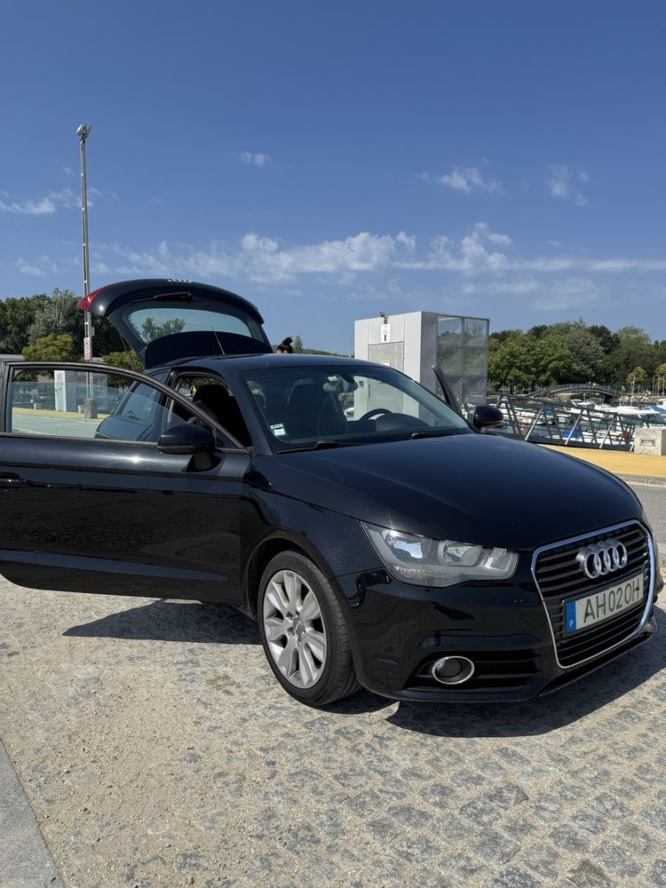 Audi A1 1.6 2011 com 235.776 Km