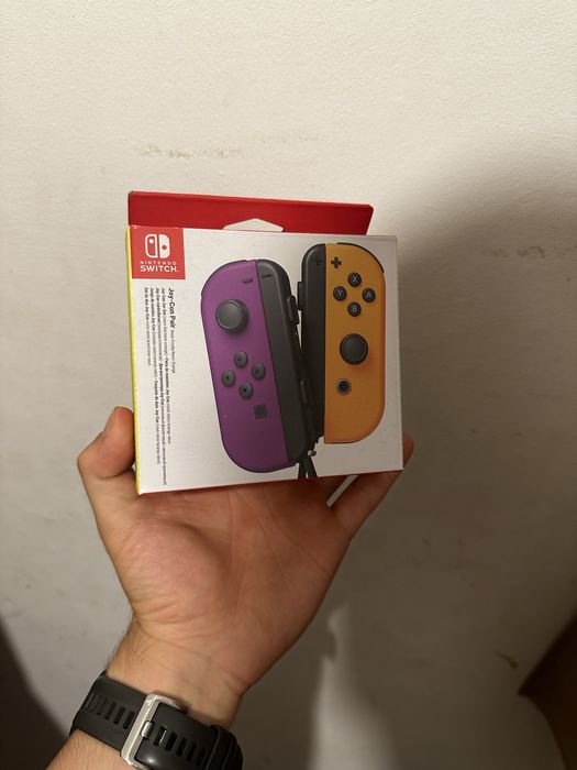 Nintendo Switch V2 + EXTRAS