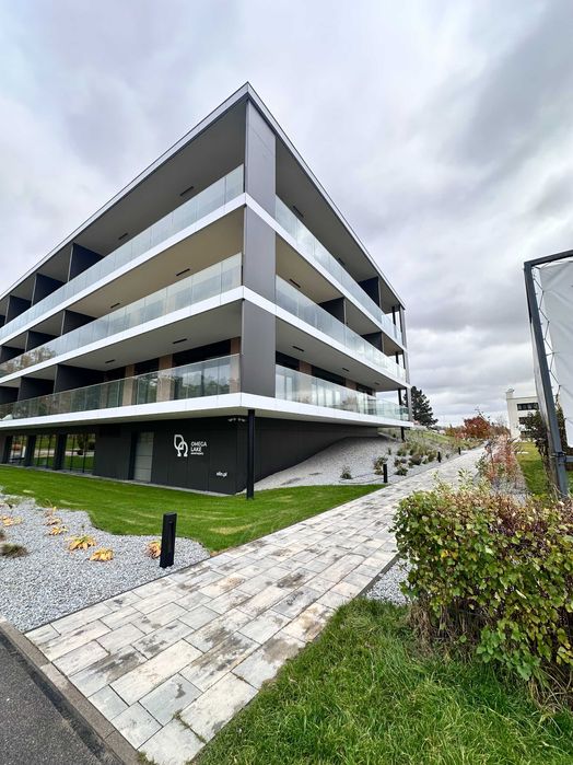 Apartament z widokiem na jezioro  w Omega Lake – Basen, garaż