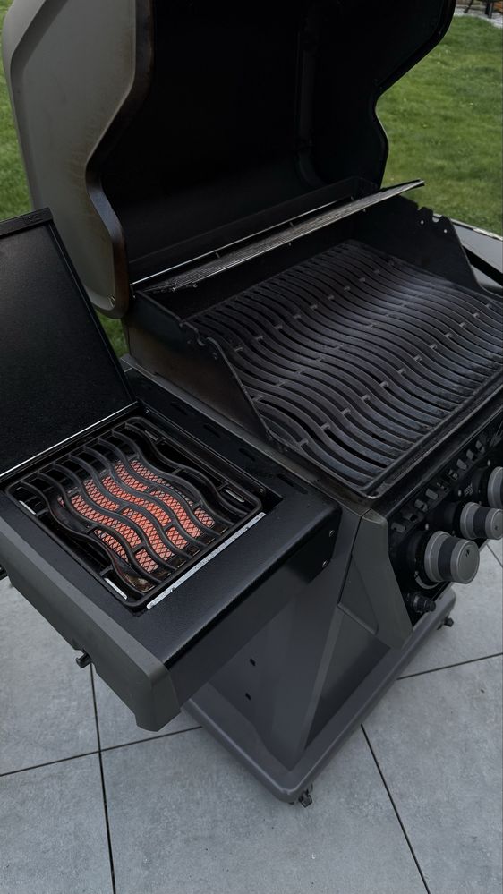 Grill Gazowy Napoleon Rogue XT425 Sizzle Zone, butla gaspol, pokrowiec