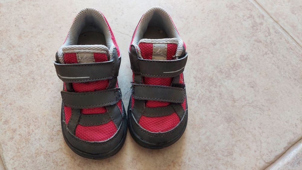 Sapatos Quechua Tamanho 24