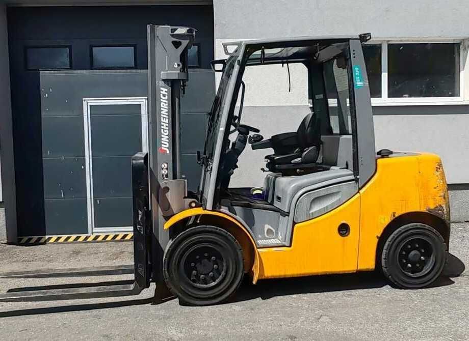 Jungheinrich Empilhador diesel DFG 5 TON