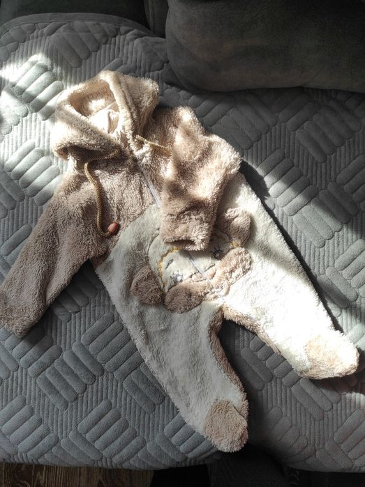 Ліжко з матрацом + дитячий одяг