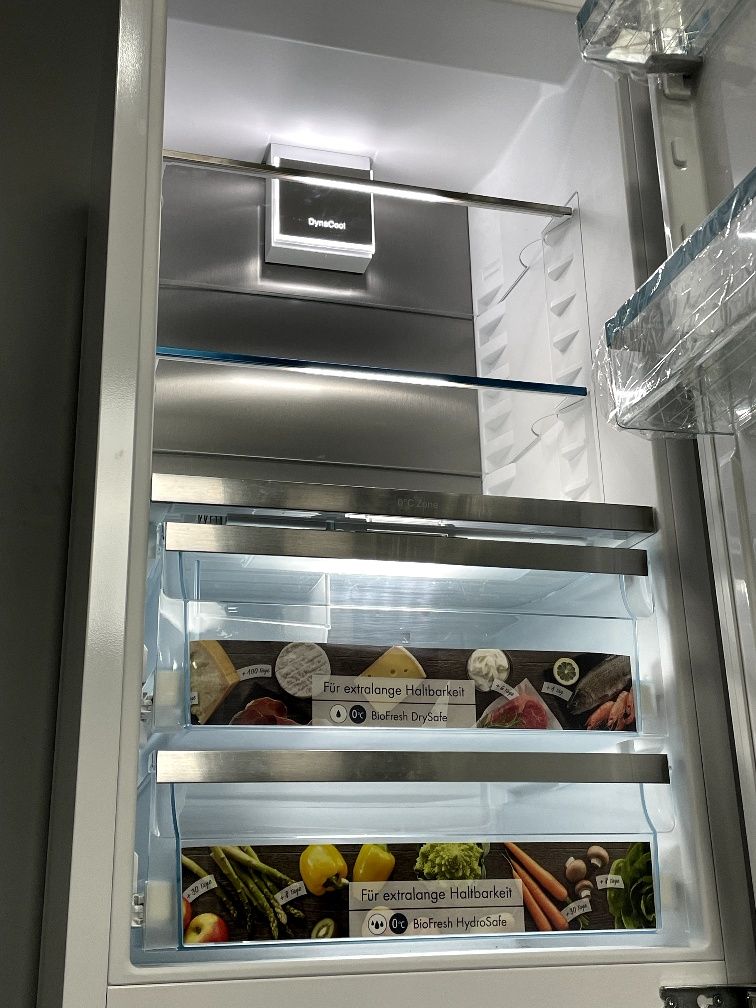Новий Холодильник Miele KFN 7795 Льодогенератор Вбудований