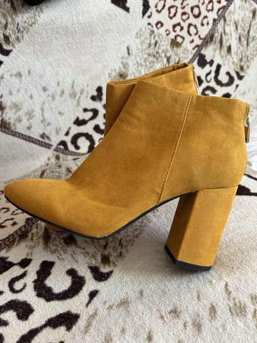 Жіночі  фірмові черевики