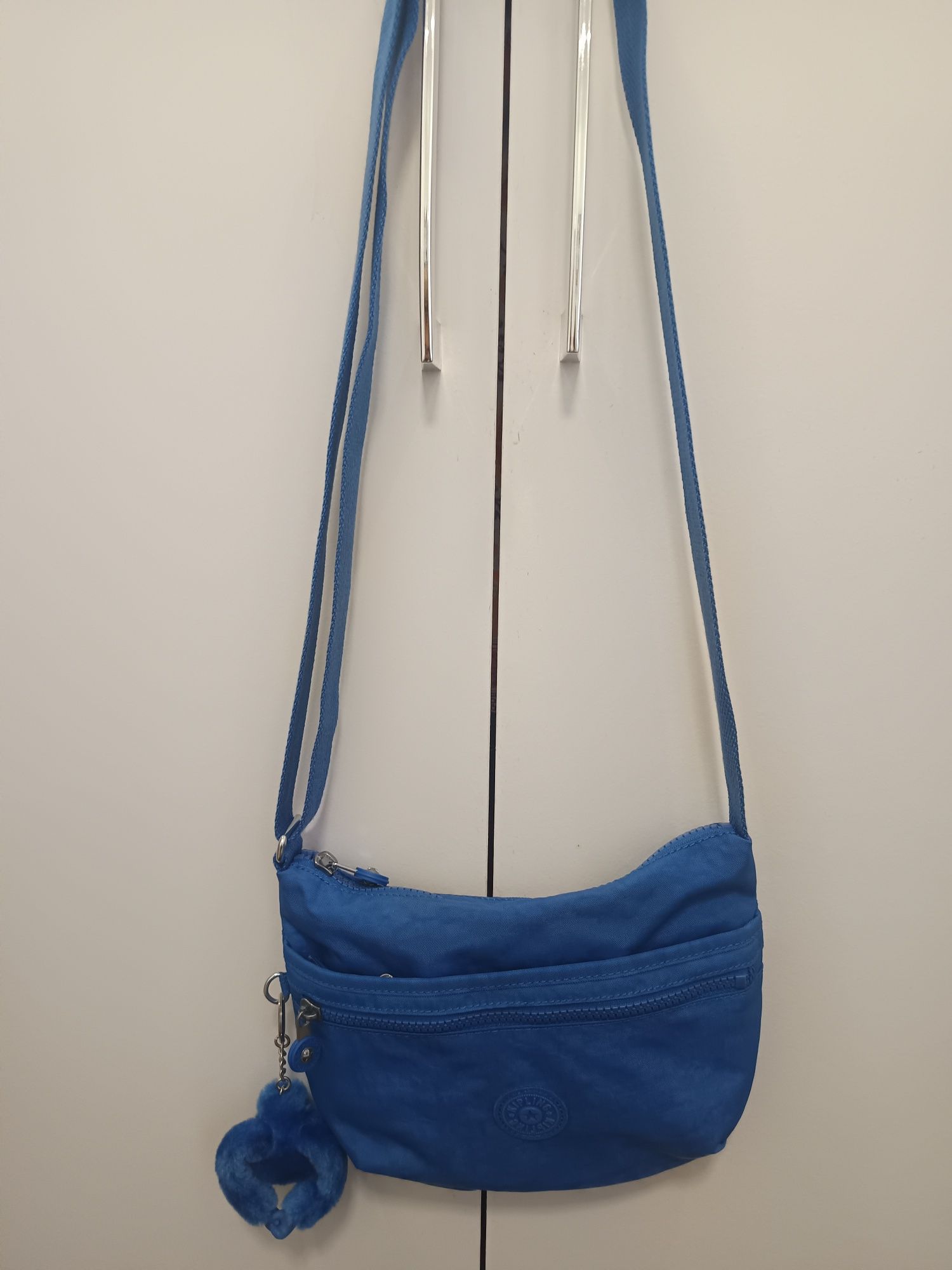 Mala de senhora azul
