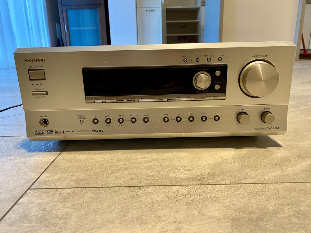 Amplituner Onkyo TX-DS696