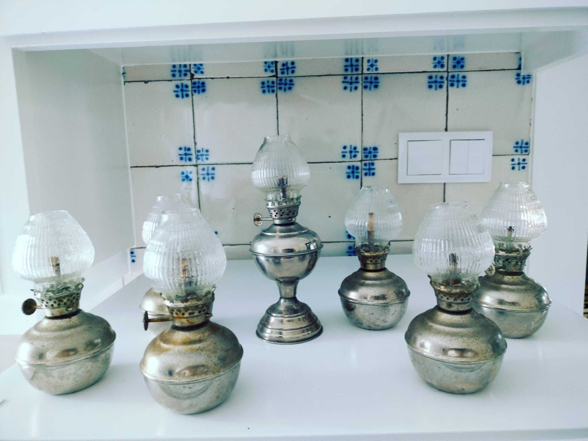 Conjunto de 7 pequenas lamparinas a alcool