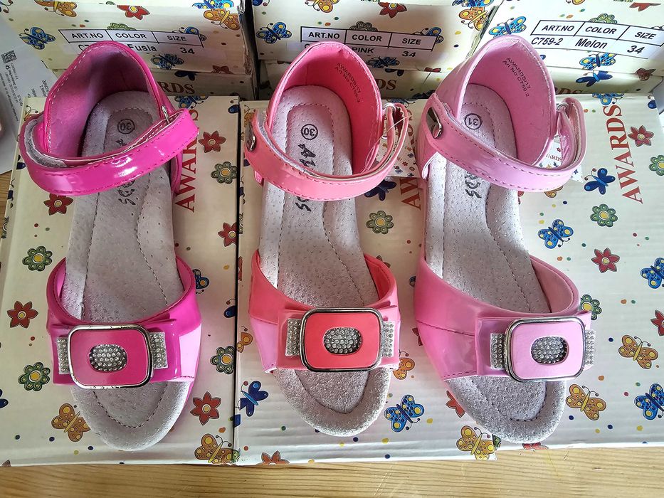 Sandały usztywniany zapiętek skórzana profilowana wkładka r32