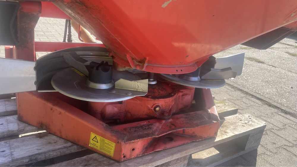 Rozsiewacz nawozu Rauch ZSB 900 nie kuhn amazone