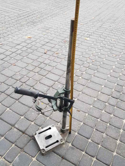 Duży stojak do wiertarki z imadłem