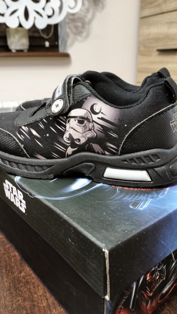 Star Wars Sneakersy z migającymi diodami 29 Polecam .