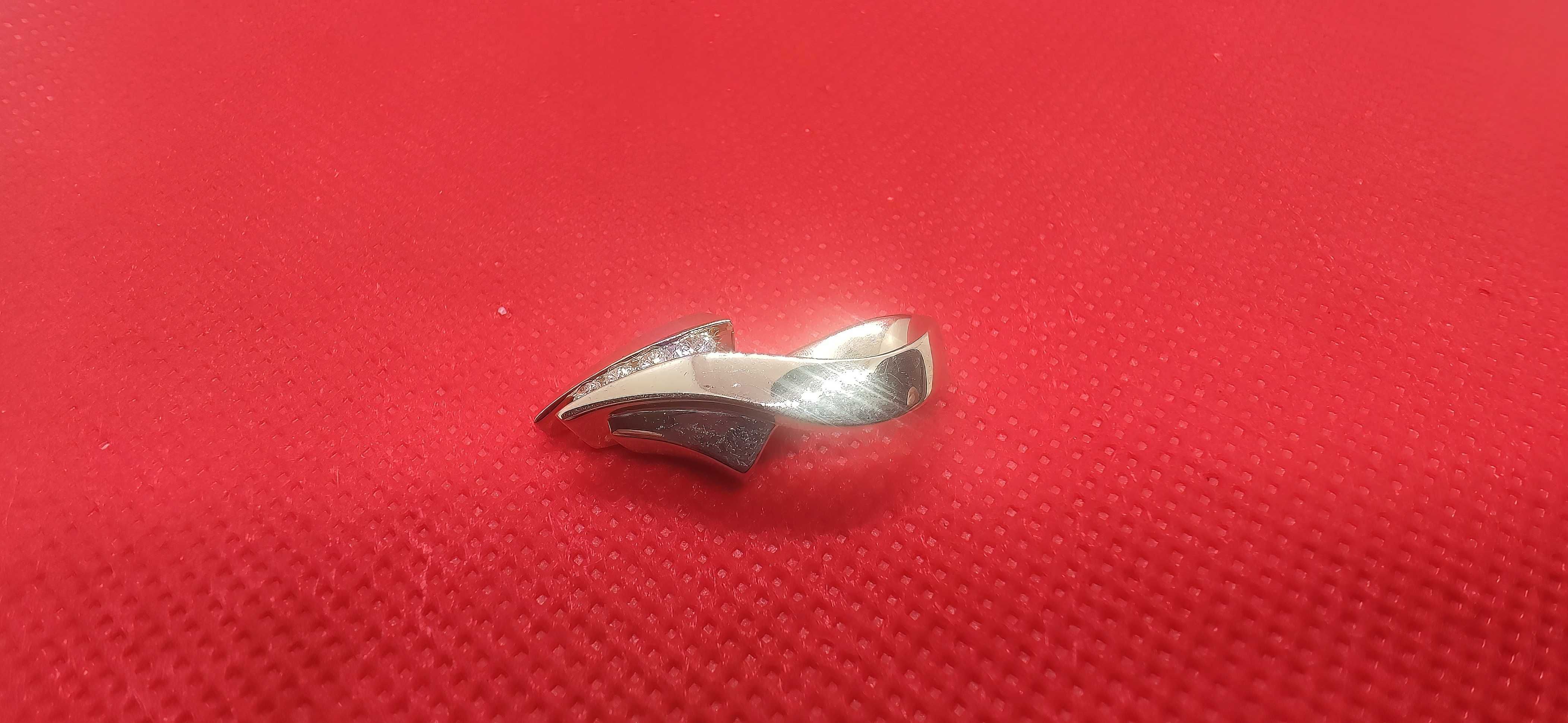 Złota zawieszka z brylantami 0.23ct, certyfikat