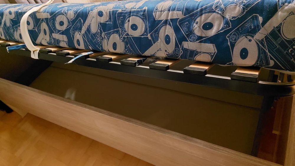 Łożko jednoosobowe