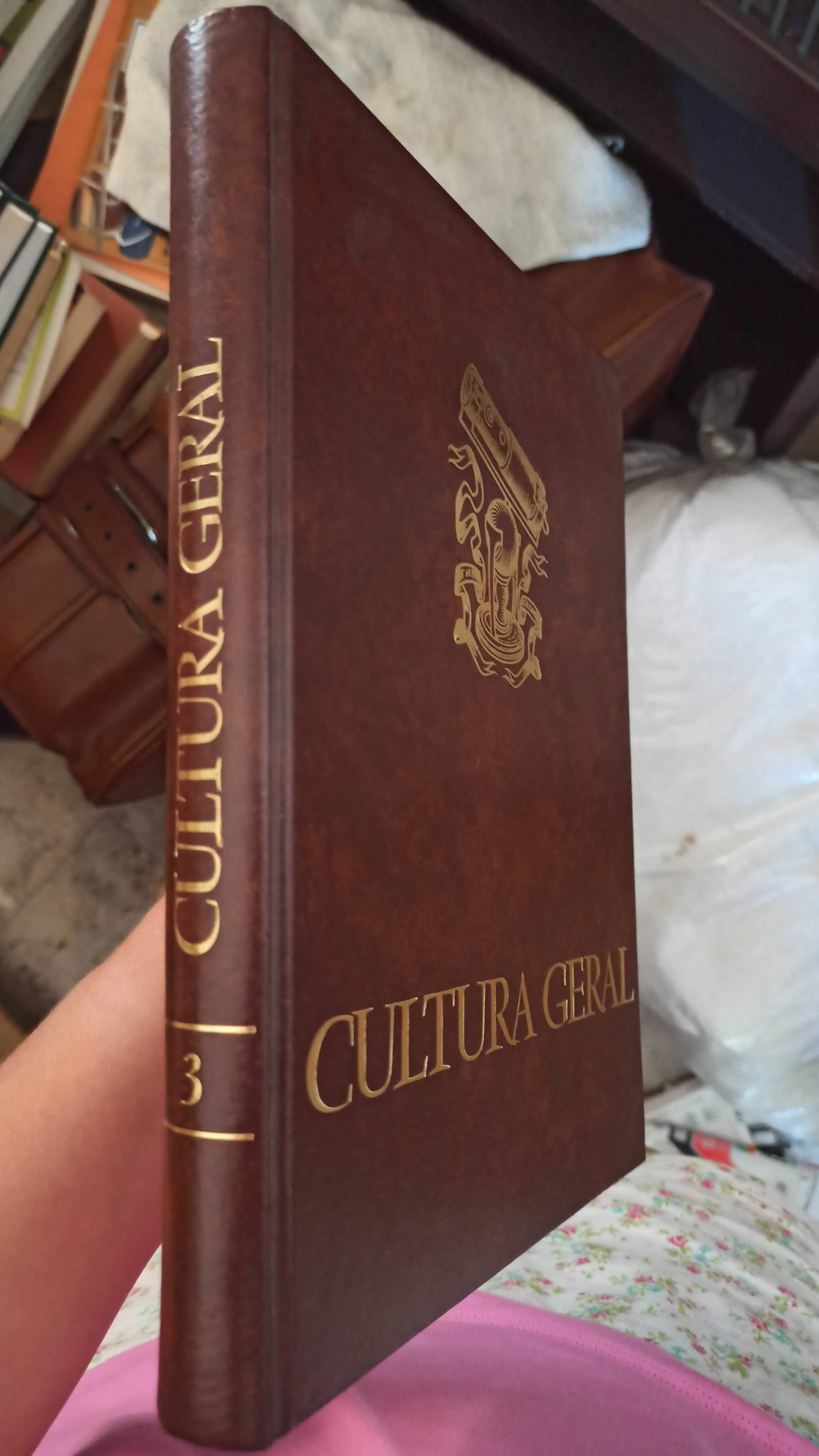 Enciclopédia de Cultura Geral - 4 livros