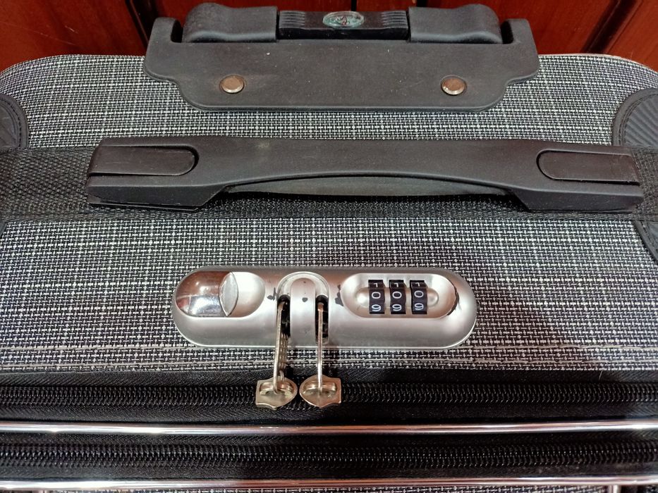 Mala malas de porão até 23 kg viagem casa quarto apartamento vivenda.