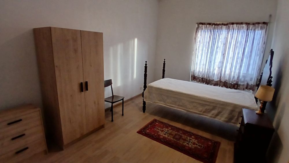 Arrenda se quarto