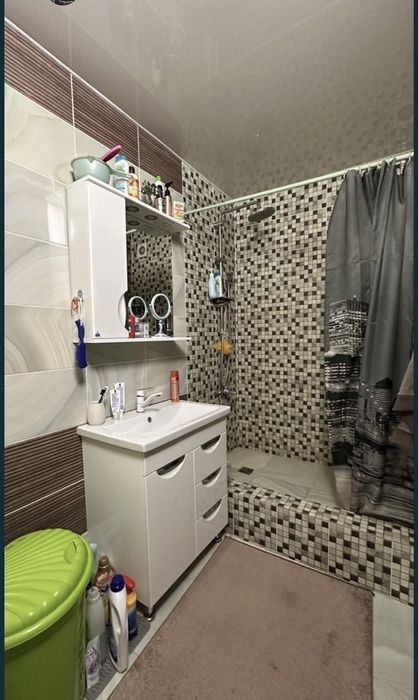 Продаж 4-кімнатноі квартири