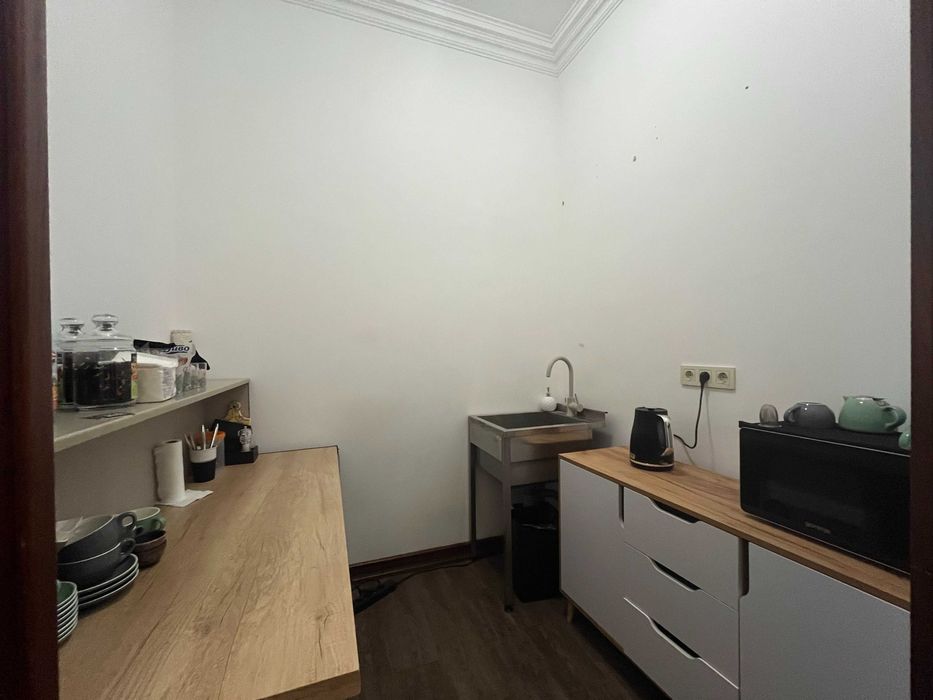 Оренда ФАСАДНОГО  приміщення 140 м., окремий вхід, Саксаганського13/42