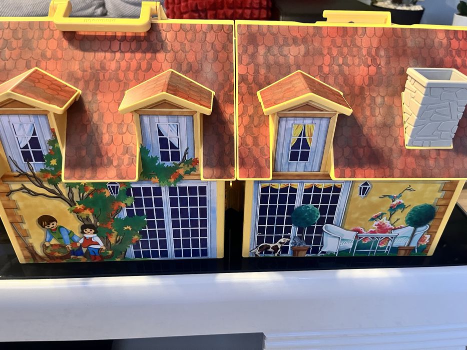 Playmobil domek + zamek z dodatkowymi figurkami