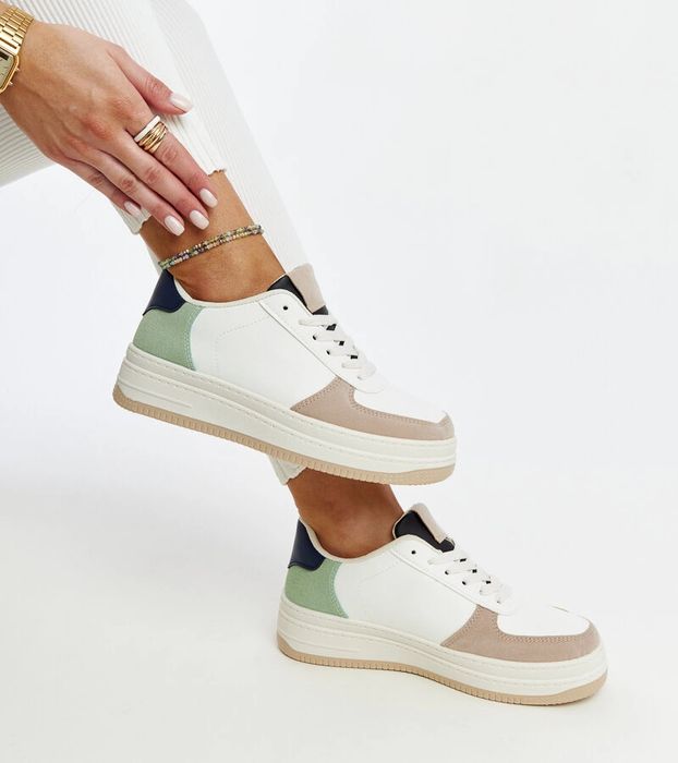 Wielokolorowe sneakersy na platformie Cvita