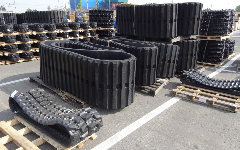 Гумова Резиновая гусеница 230X72X43 Bobcat IHI Kobelco Neuson Pel-Job