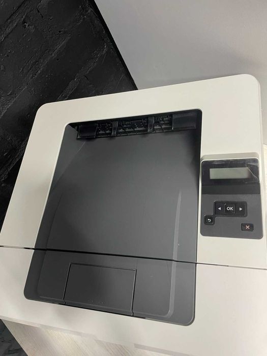 HP LaserJet M404dn офісний принтер з автоматичним двостороннім друком