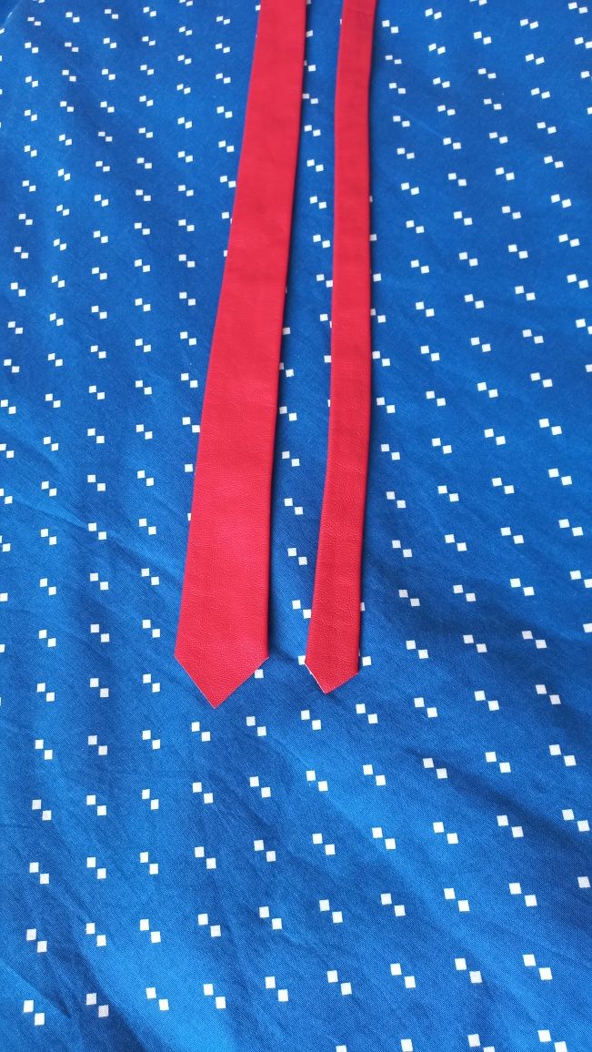 wąski (4 cm) czerwony skórzany krawat